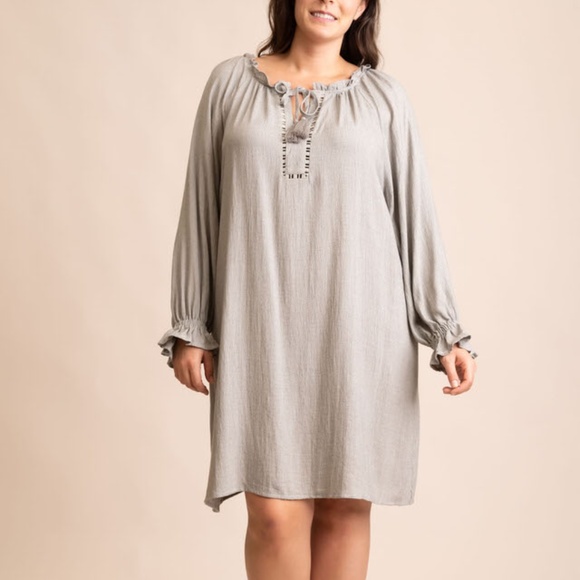 PLUS SIZE MINI DRESS - Picture 1 of 4